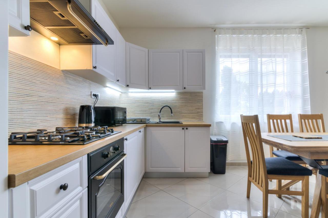 Apartment Luka 塞尼 外观 照片