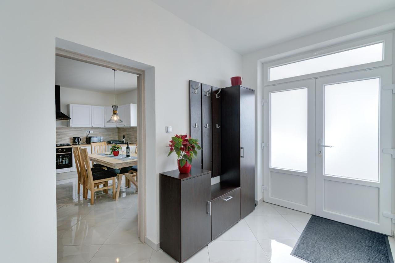 Apartment Luka 塞尼 外观 照片