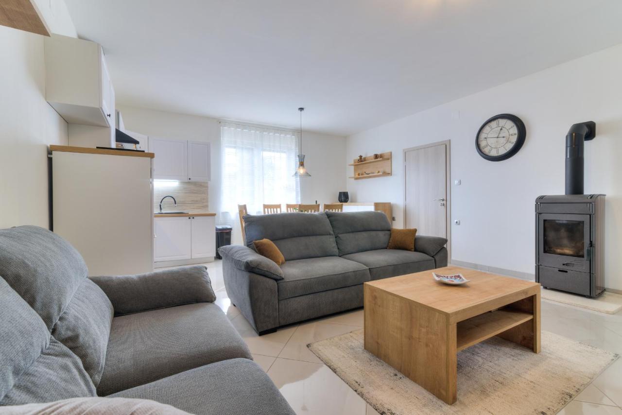 Apartment Luka 塞尼 外观 照片